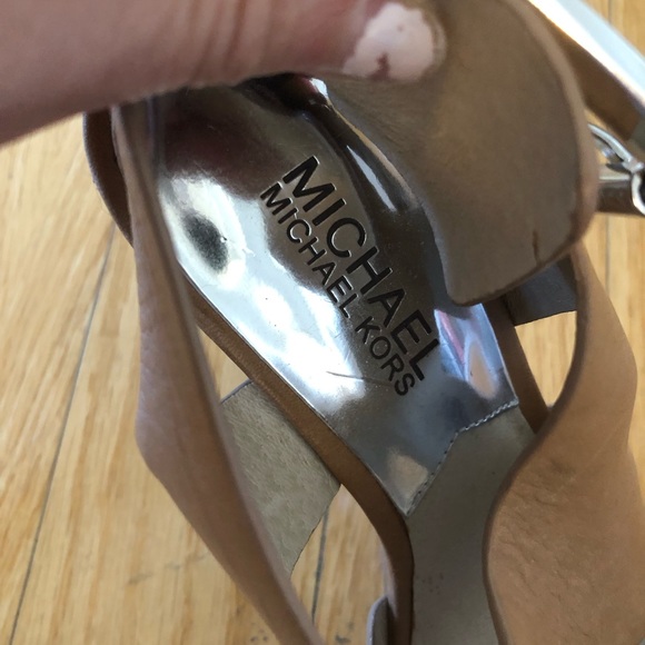 Michael Kors Karla Platform Sandals - Size 4 1/2 -5 - Picture 7 of 7